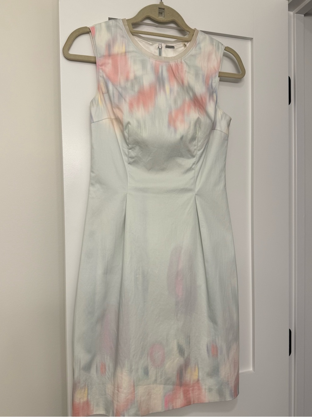 Elie Tahari Sleeveless Watercolor Sheath Dress
